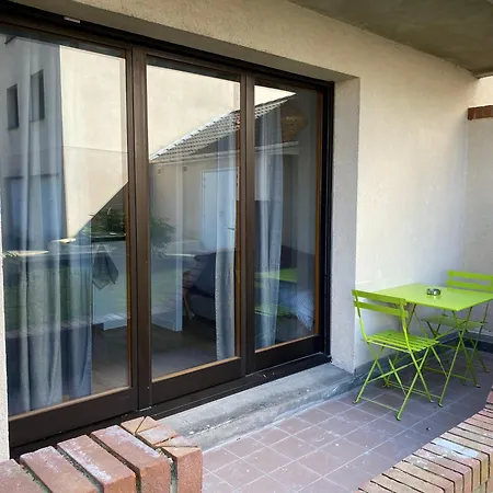 Cozy Renove Proche Gares, Balcon & Parking Apartment