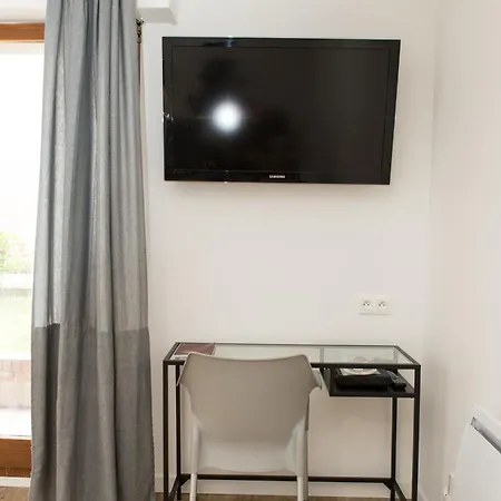 Cozy Renove Proche Gares, Balcon & Parking La Madeleine (Nord)