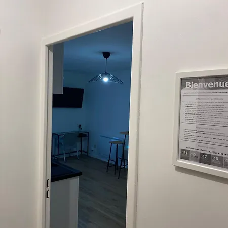 Appartement Cozy Renove Proche Gares, Balcon & Parking