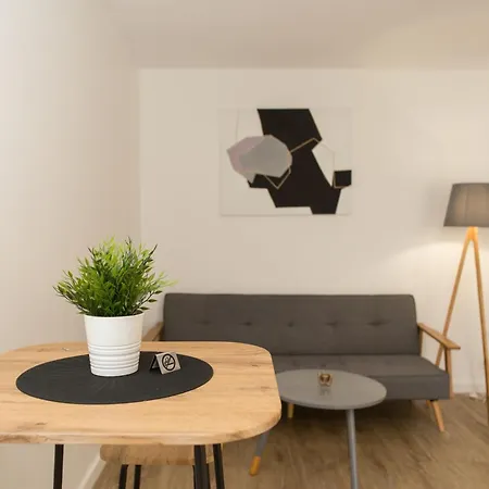 Cozy Renove Proche Gares, Balcon & Parking Apartment La Madeleine (Nord)