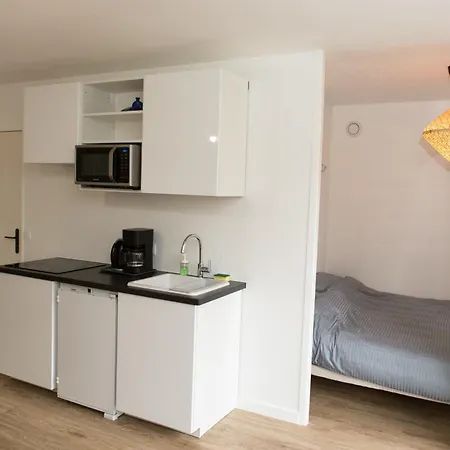 Cozy Renove Proche Gares, Balcon & Parking Apartment *